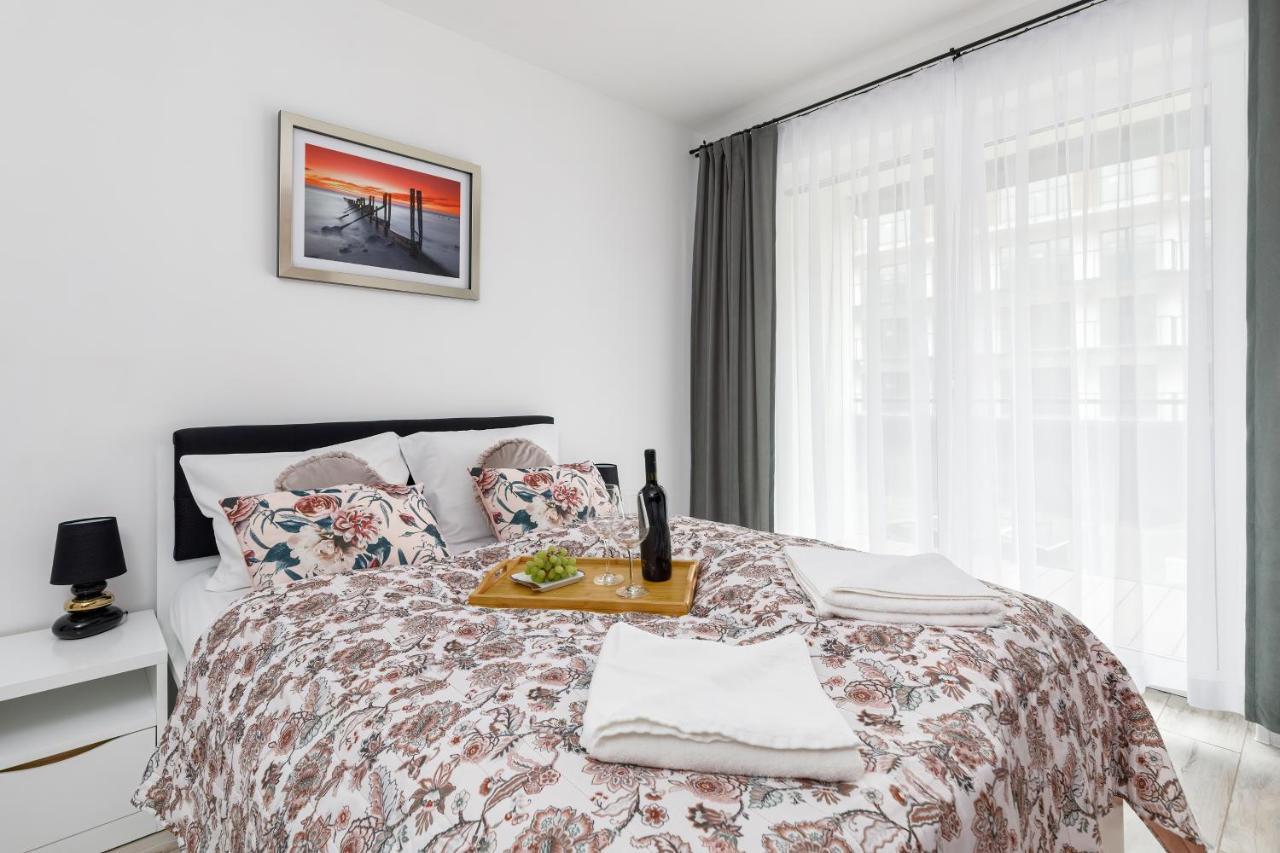 Wellness Resort Apartments Dziwnow Riverfront By Noclegi Renters Bagian luar foto