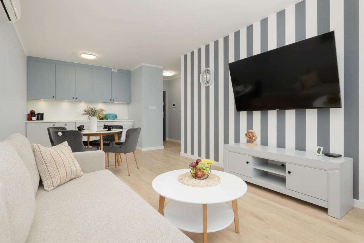 Wellness Resort Apartments Dziwnow Riverfront By Noclegi Renters Bagian luar foto