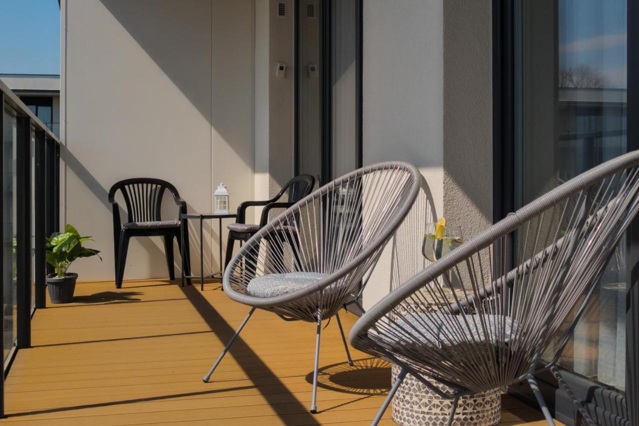 Wellness Resort Apartments Dziwnow Riverfront By Noclegi Renters Bagian luar foto