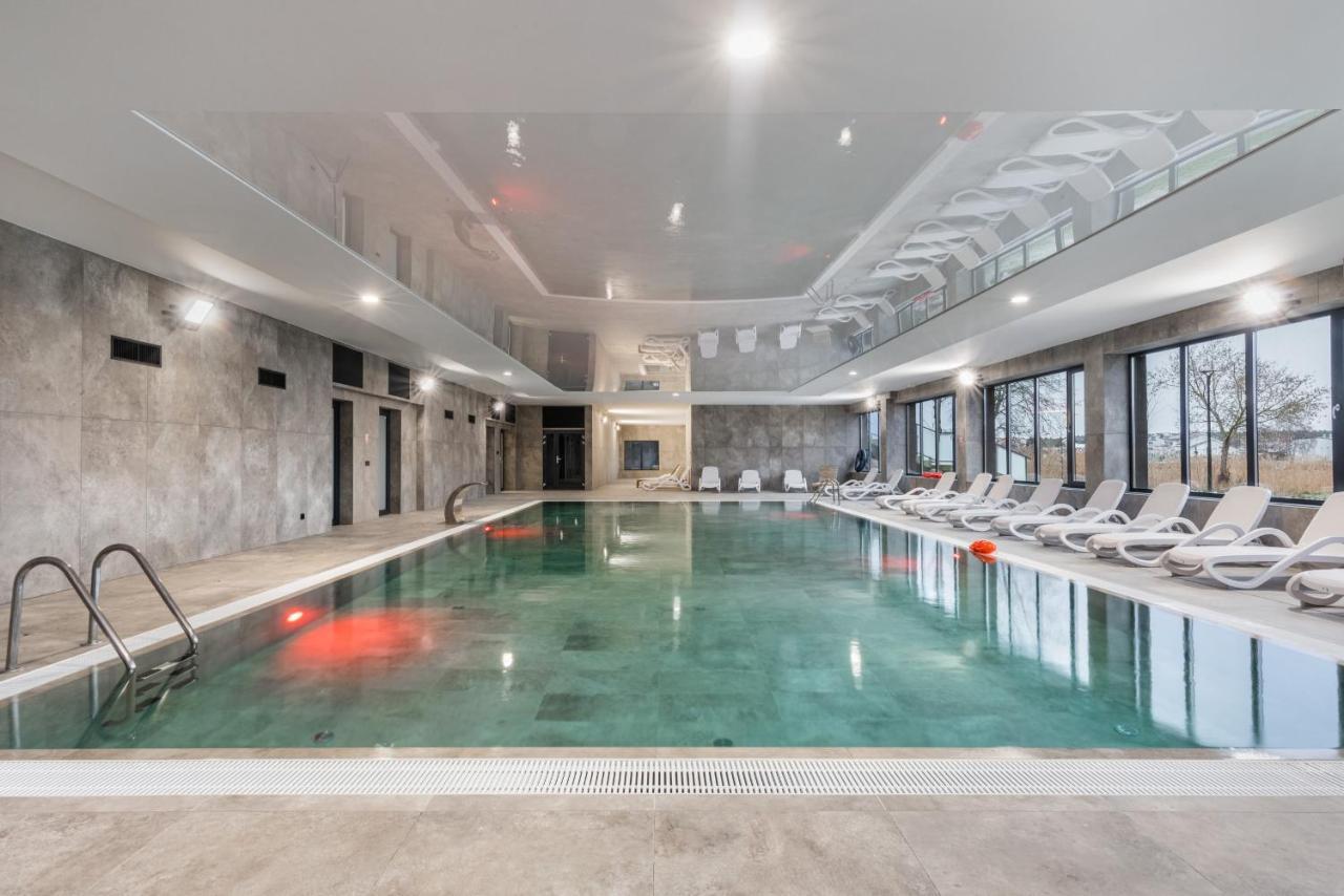 Wellness Resort Apartments Dziwnow Riverfront By Noclegi Renters Bagian luar foto