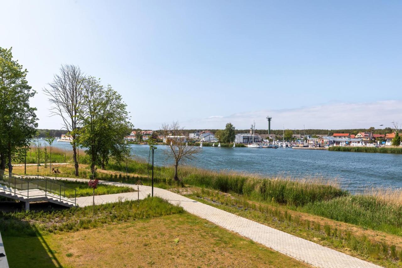 Wellness Resort Apartments Dziwnow Riverfront By Noclegi Renters Bagian luar foto
