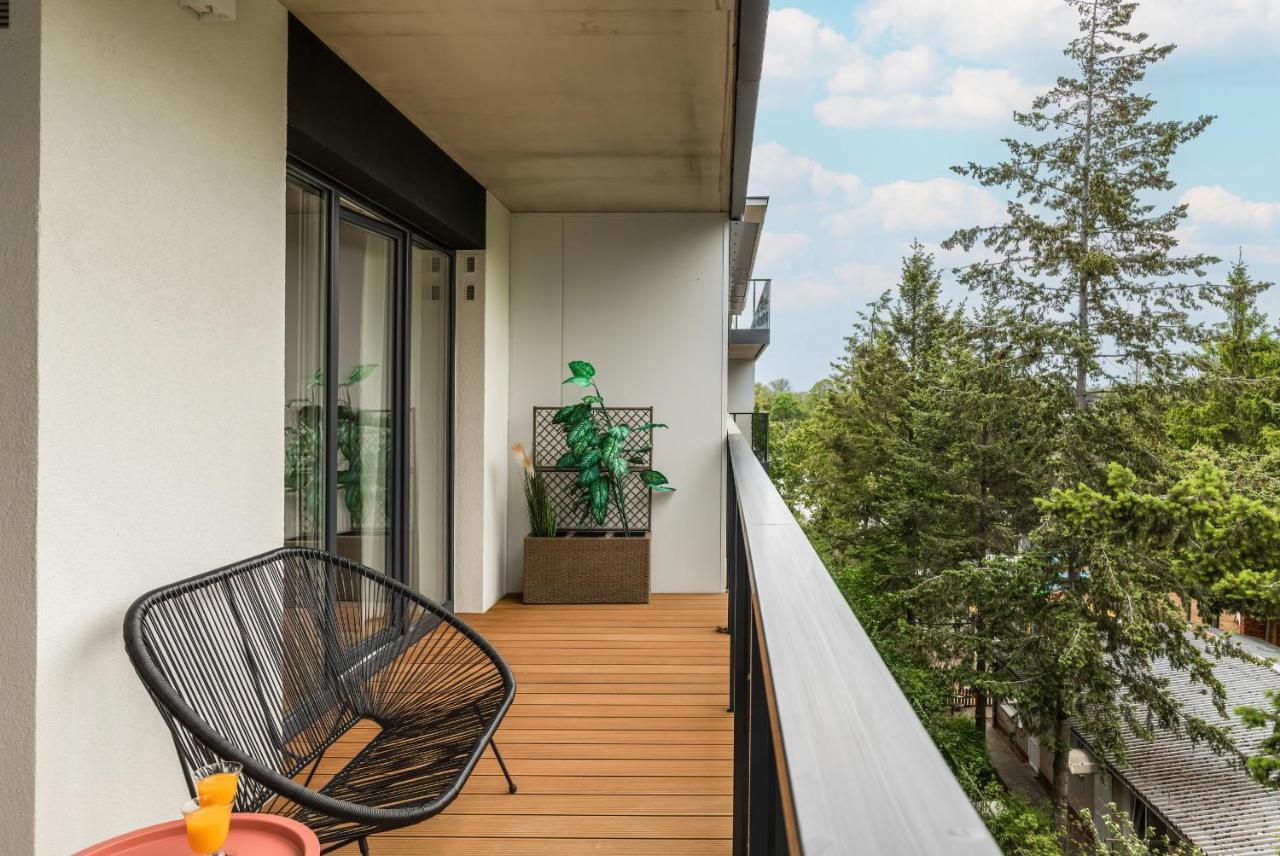 Wellness Resort Apartments Dziwnow Riverfront By Noclegi Renters Bagian luar foto